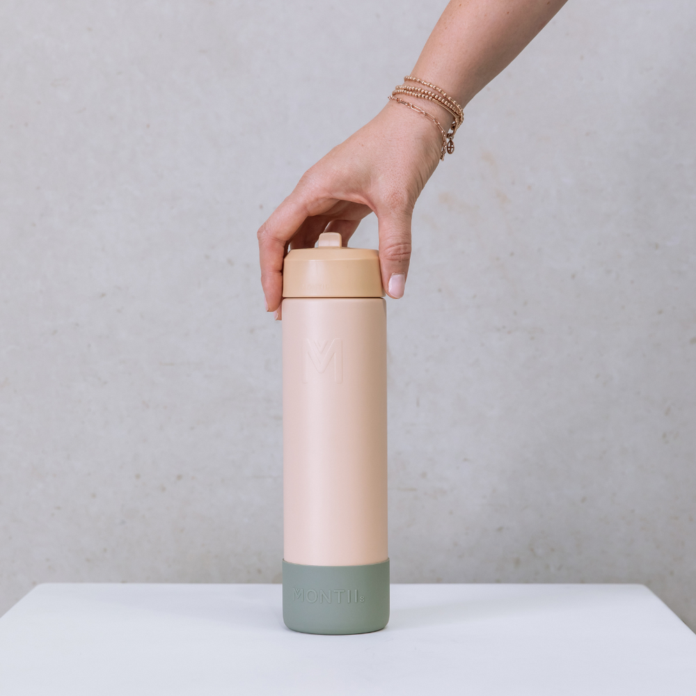 montiico 700mL sipper bottle clay