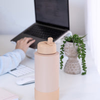 Load image into Gallery viewer, montiico fusion sipper bottle 1L dune
