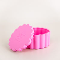 Load image into Gallery viewer, MontiiCo Silicone Scallop Tub - Floss
